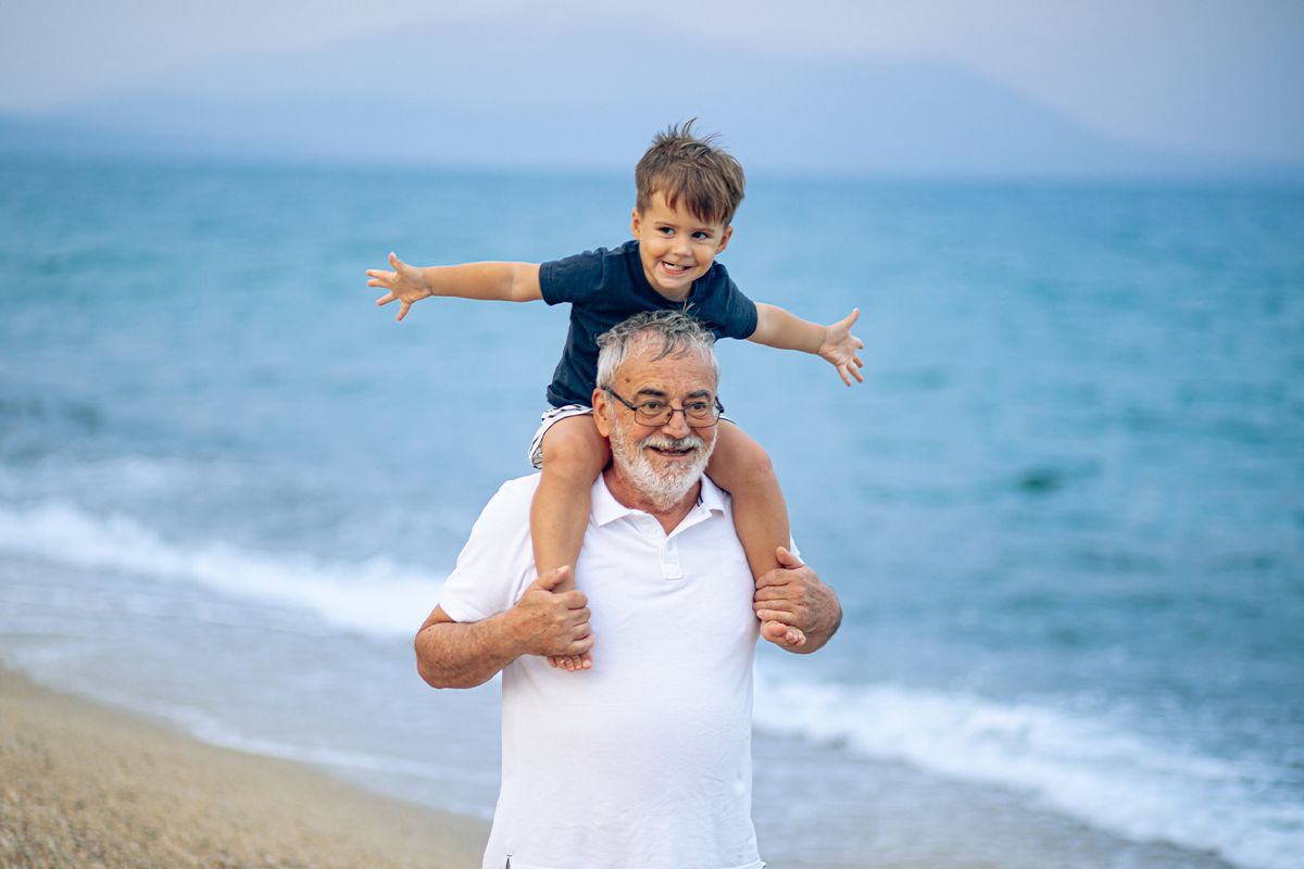 NONNI E NIPOTINI AL MARE